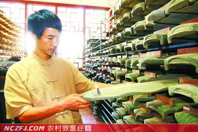 [生财有道]谢建东:制作古琴年售千万