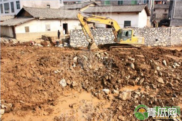 农村无证房屋拆迁有补偿吗？补偿标准是多少钱一平方？看完涨知识