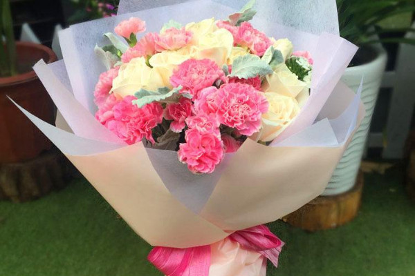 包花的方法是什么，花店常用喇叭状包花法