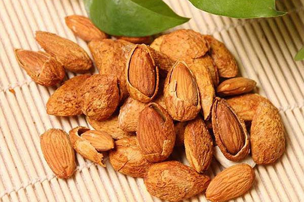 巴旦木和杏仁的区别,巴坦木为扁桃的内核