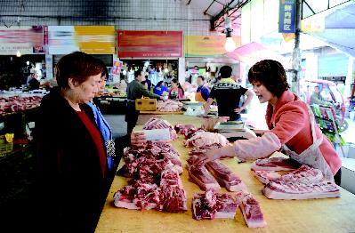 四川巴城猪肉价飙升 专家提醒别盲目跟风养殖