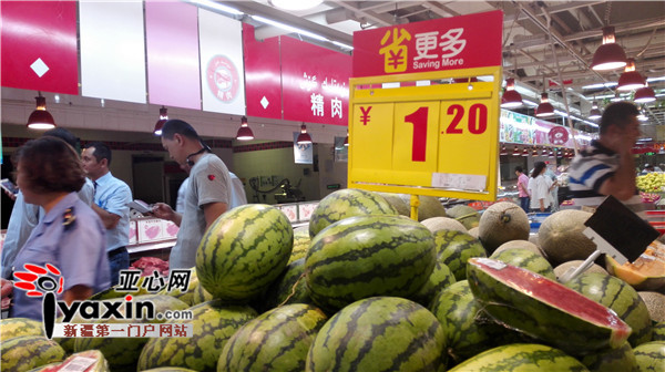 新疆晚熟西瓜哈密瓜成为“香饽饽”